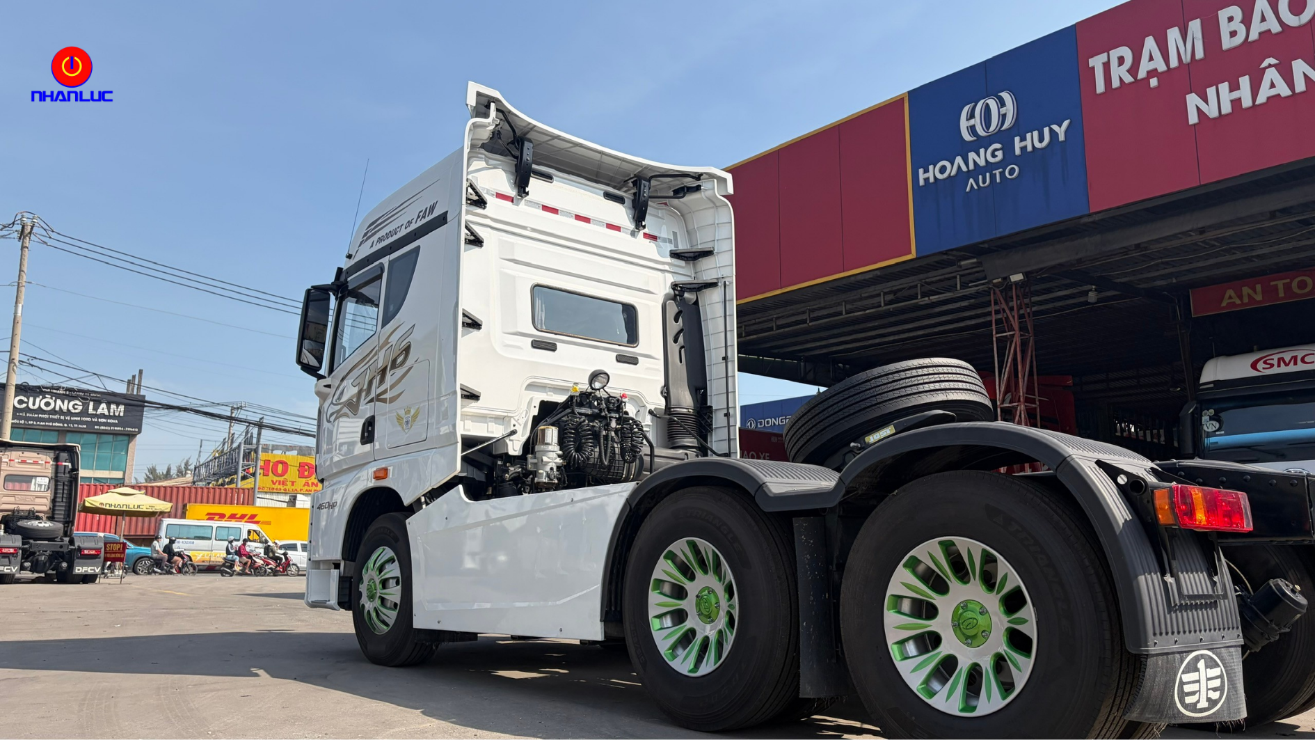 chụp mâm và ốp lườn xe FAW