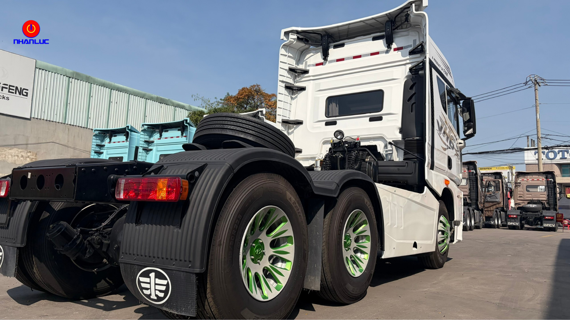 chụp mâm và ốp lườn xe FAW