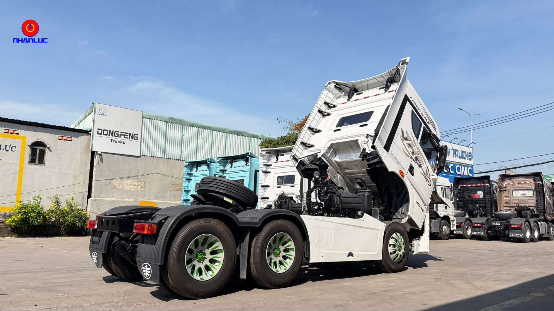 chụp mâm và ốp lườn xe FAW